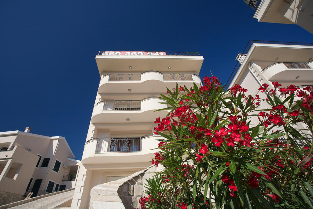 St.George Apartments Petrovac Exterior photo